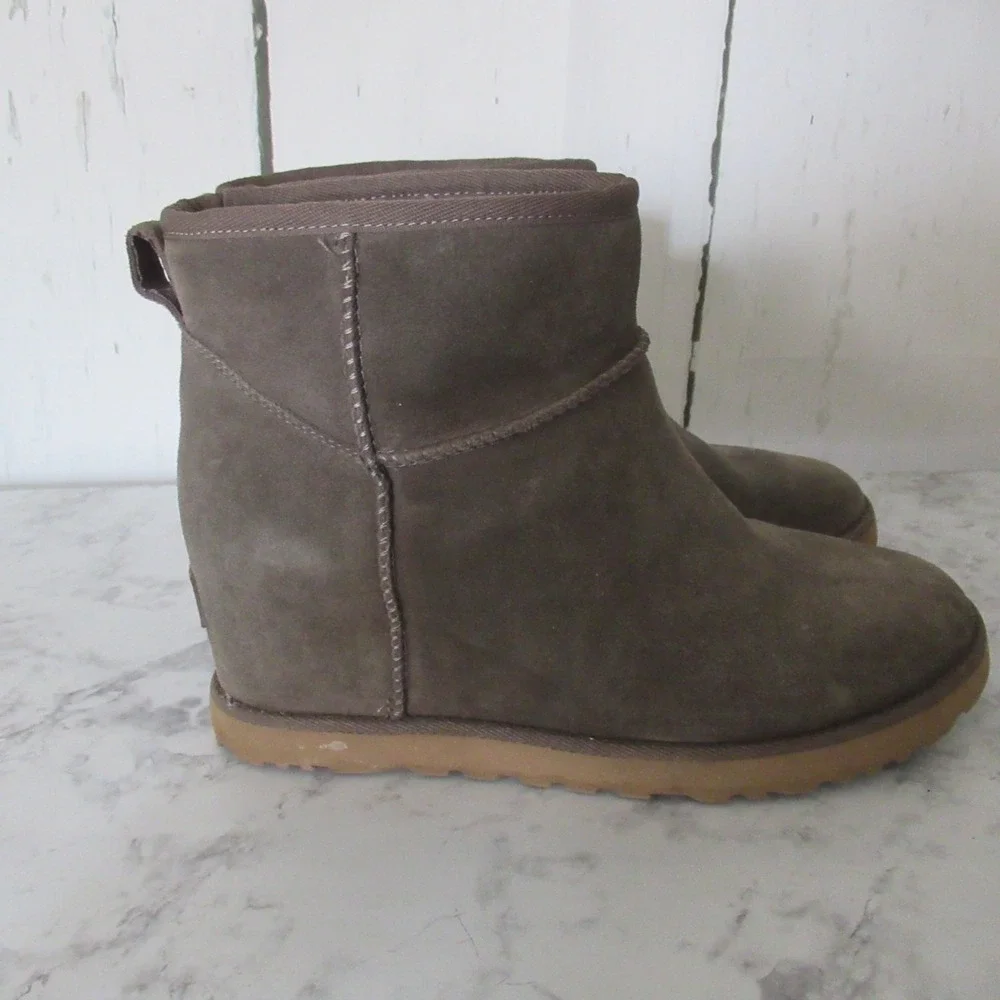 Ugg Boots 9 Gray Suede Classic Femme‎ Mini Hidden Wedge Ankle Leather Shearling